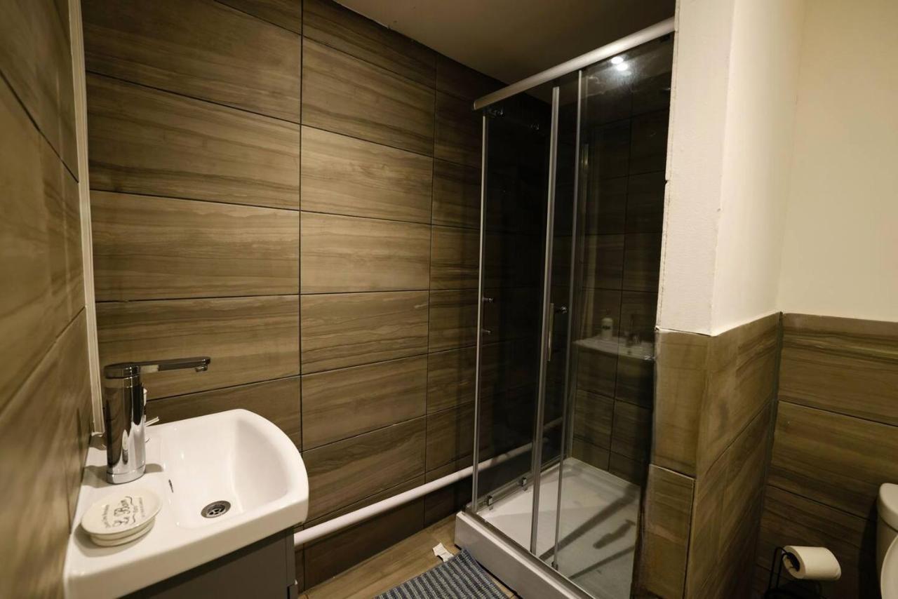 3 Bedroomflat-Free Parking-Wifi-Parking-8People London Eksteriør bilde